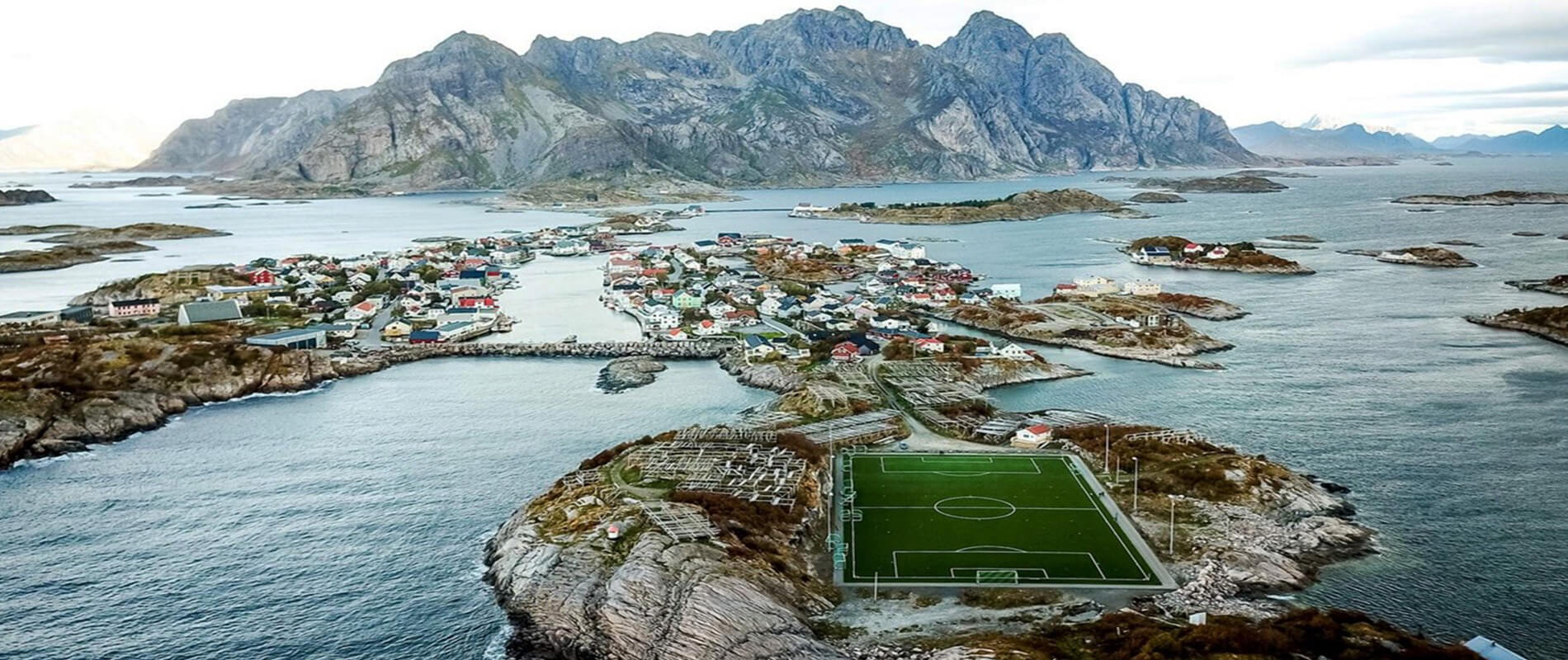 Henningsvaer-Stadion-Norvegia-COVER.jpg