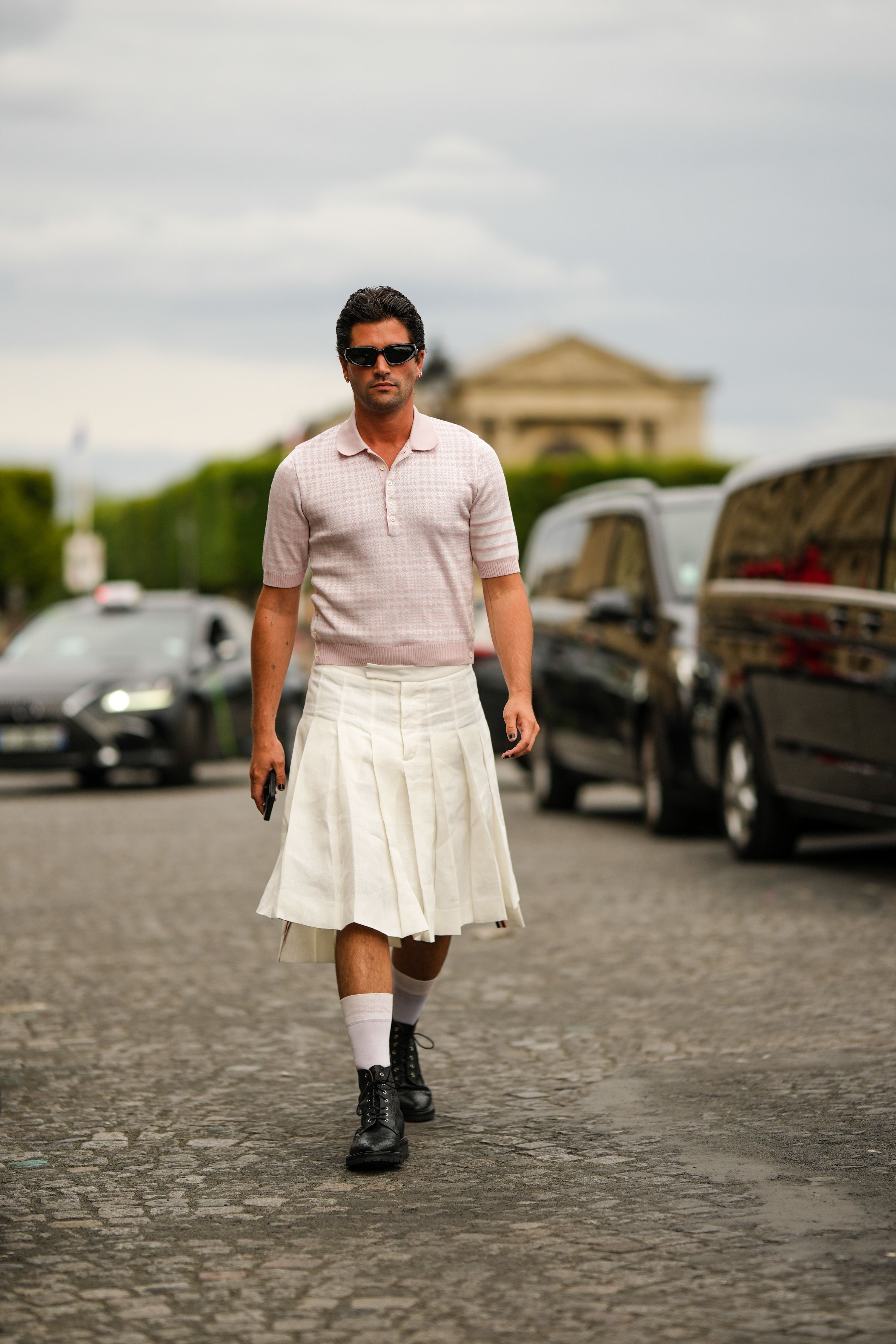 Men's skirts: From Brad Pitt to Lil Nas X, more men are adopting the  fashion | CNN
